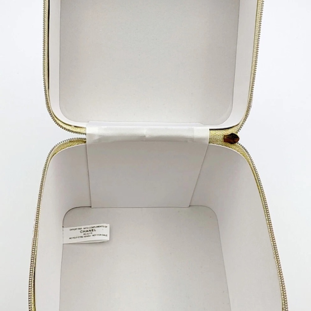 (New) CHANEL Vanity Tweed Novelty Beauty Makeup Case Box (Navy/White) - Picture 3 of 5